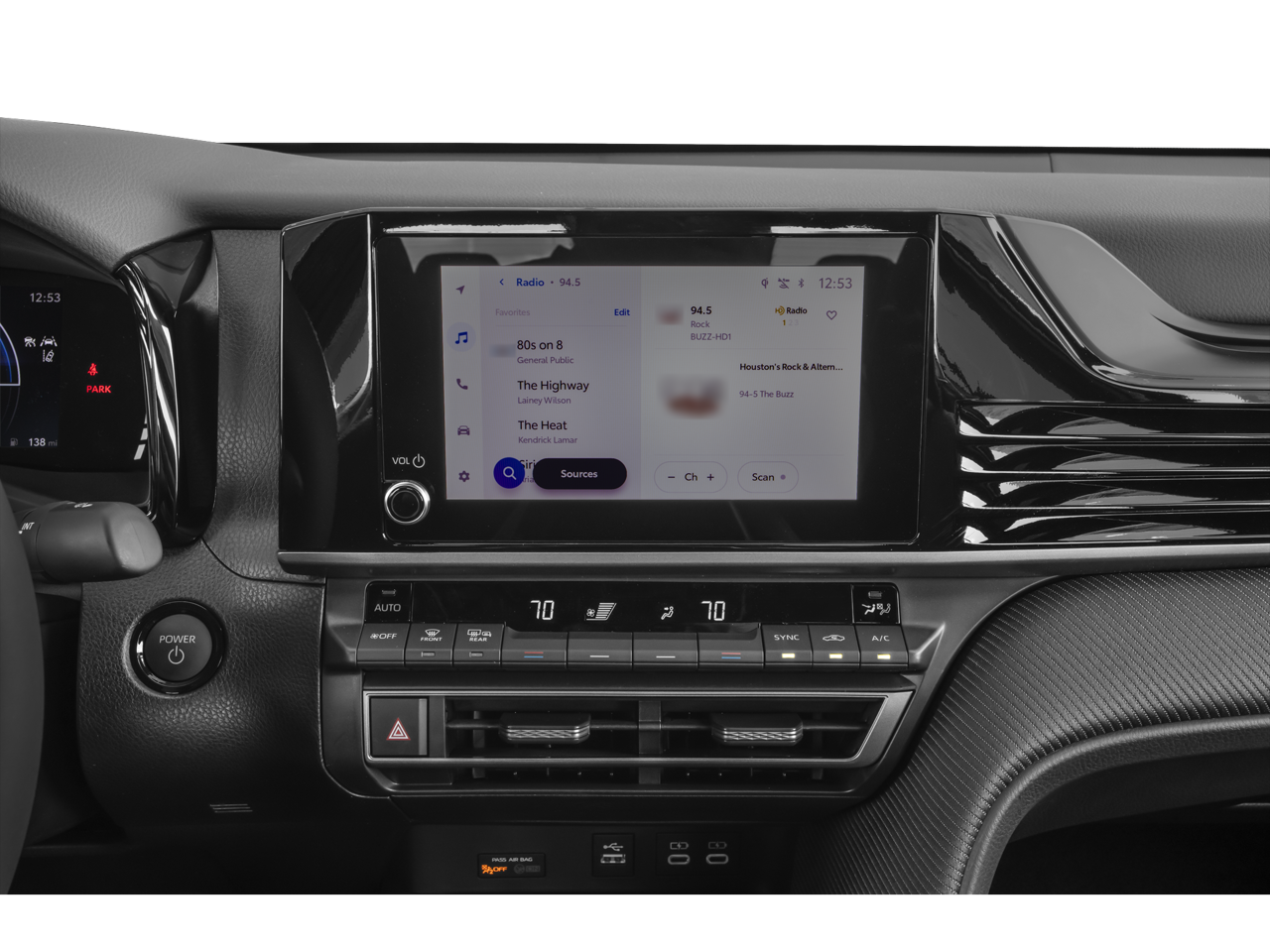 2027 Toyota Camry SE - Photo 7