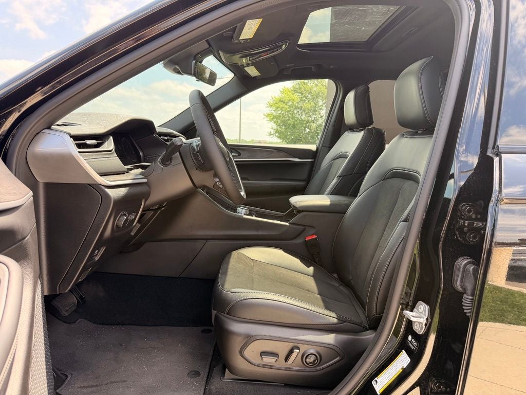 2026 Jeep Grand Cherokee L Laredo