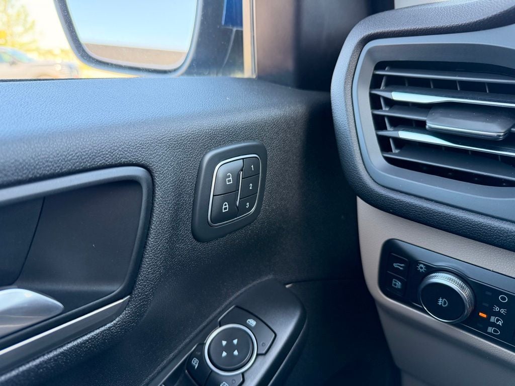 2022 Ford Escape Hybrid Titanium