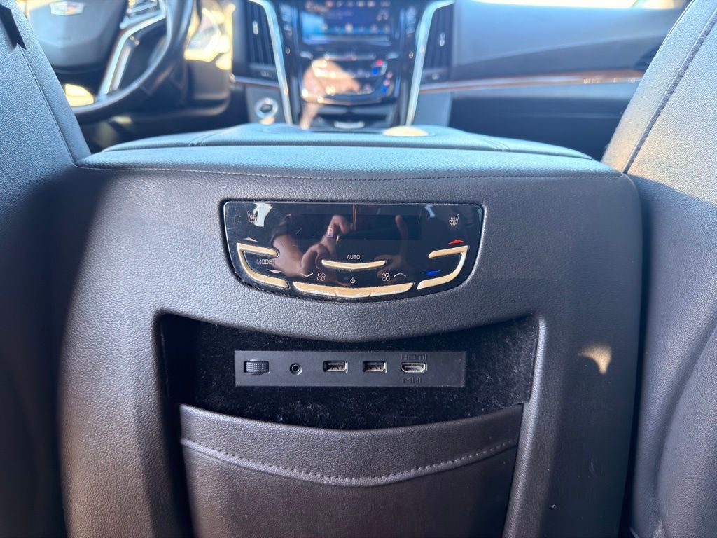 2019 Cadillac Escalade Luxury