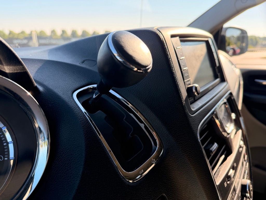 2012 Chrysler Town & Country Touring