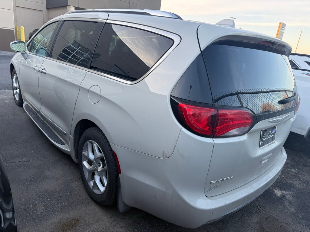 2017 Chrysler Pacifica Touring L Plus