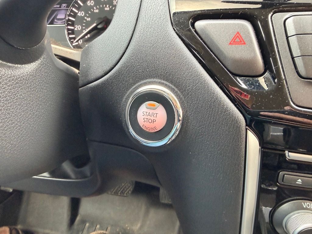 2017 Nissan Pathfinder SV