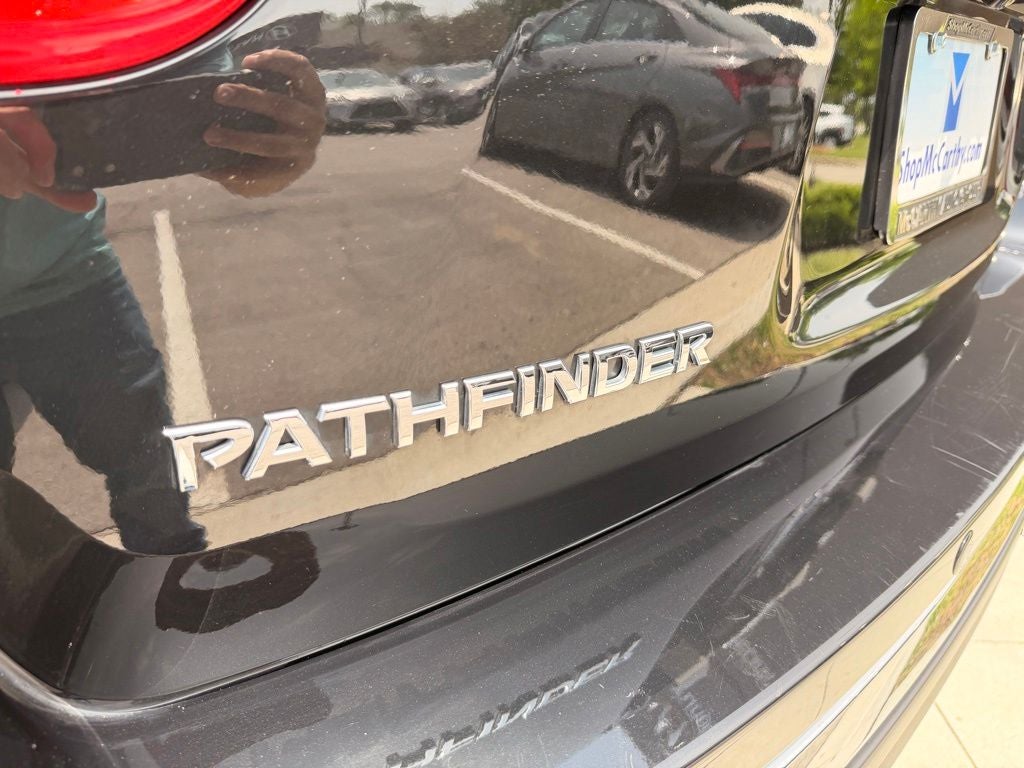2017 Nissan Pathfinder SV