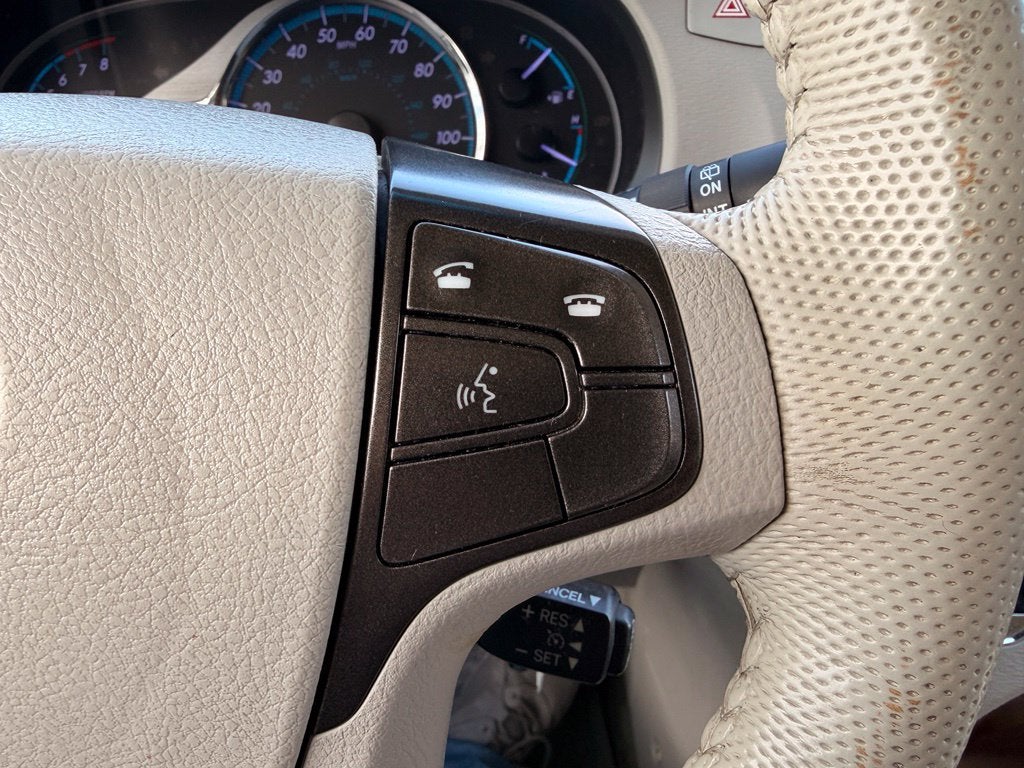 2014 Toyota Sienna XLE 8 Passenger