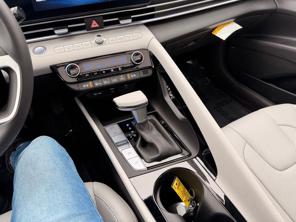 2025 Hyundai Elantra Hybrid Limited