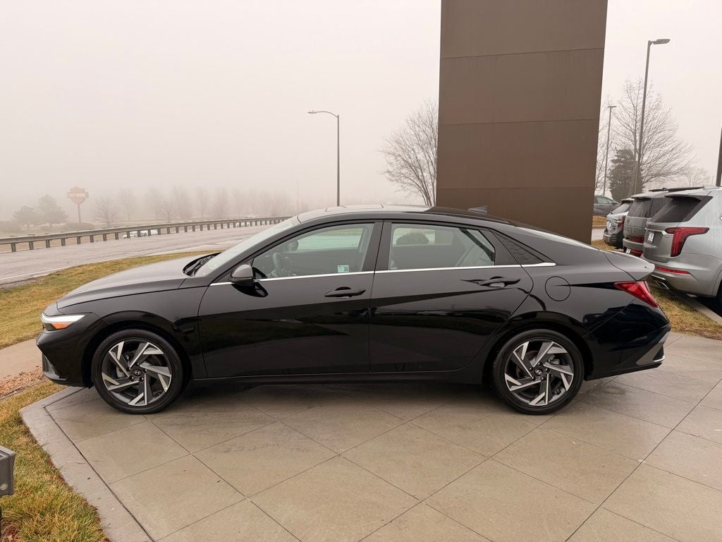 2025 Hyundai Elantra Hybrid Limited