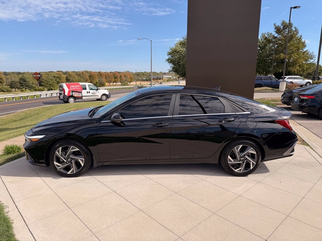2024 Hyundai Elantra Hybrid Limited