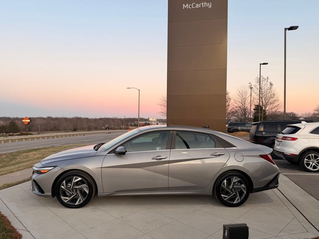 2025 Hyundai Elantra Limited
