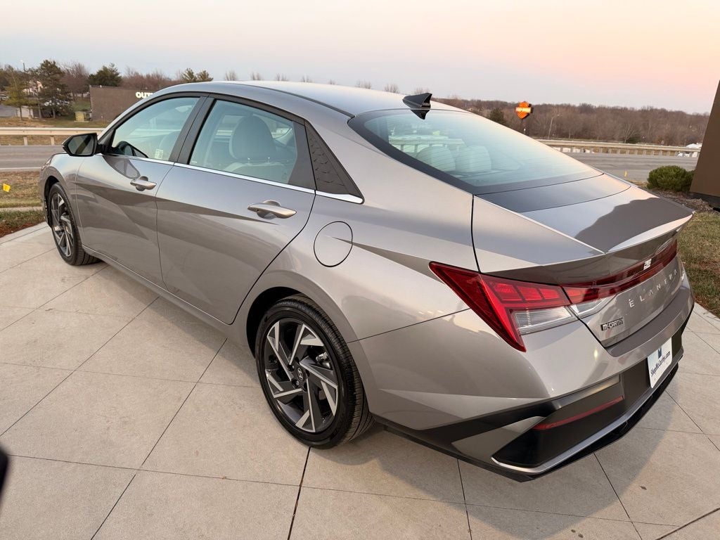 2025 Hyundai Elantra Limited