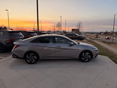 2025 Hyundai Elantra Limited