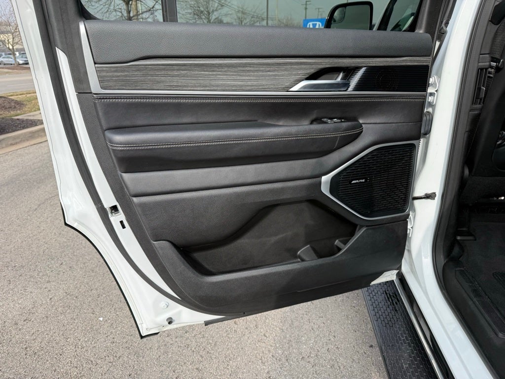 2023 Jeep Wagoneer Series III