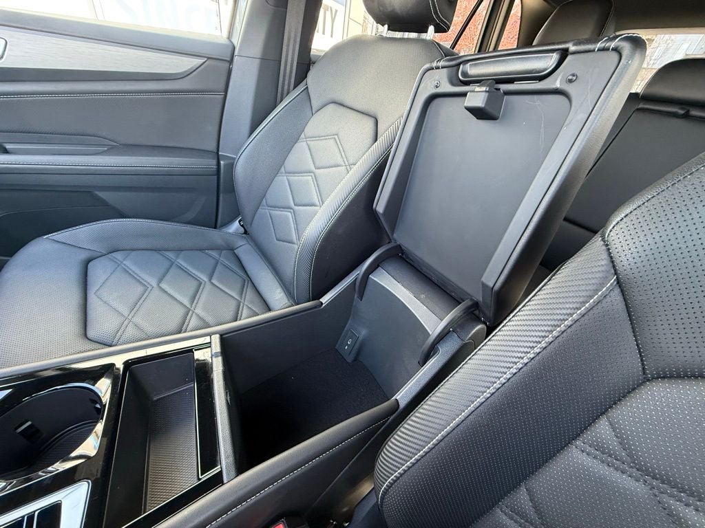 2025 Volkswagen Atlas Cross Sport 2.0T SE w/Technology