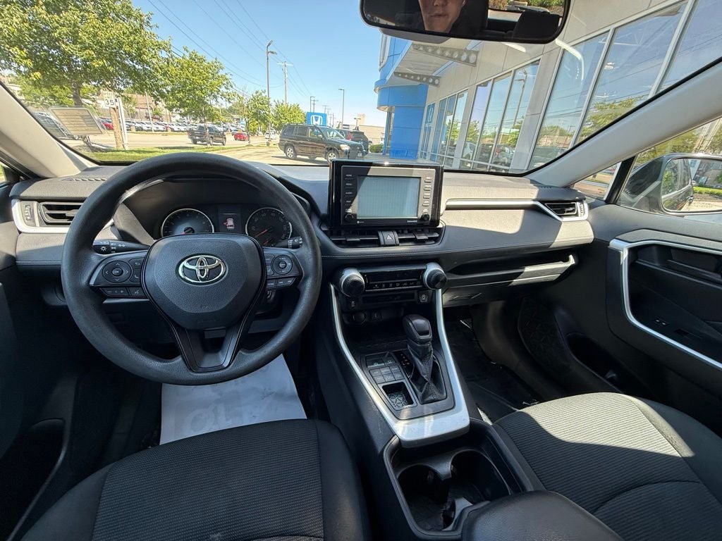 2020 Toyota RAV4 LE
