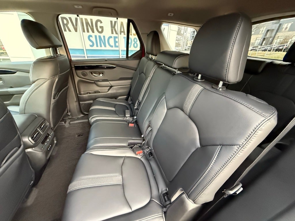 2025 Honda Pilot AWD TRG