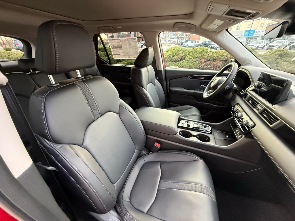 2025 Honda Pilot AWD TRG