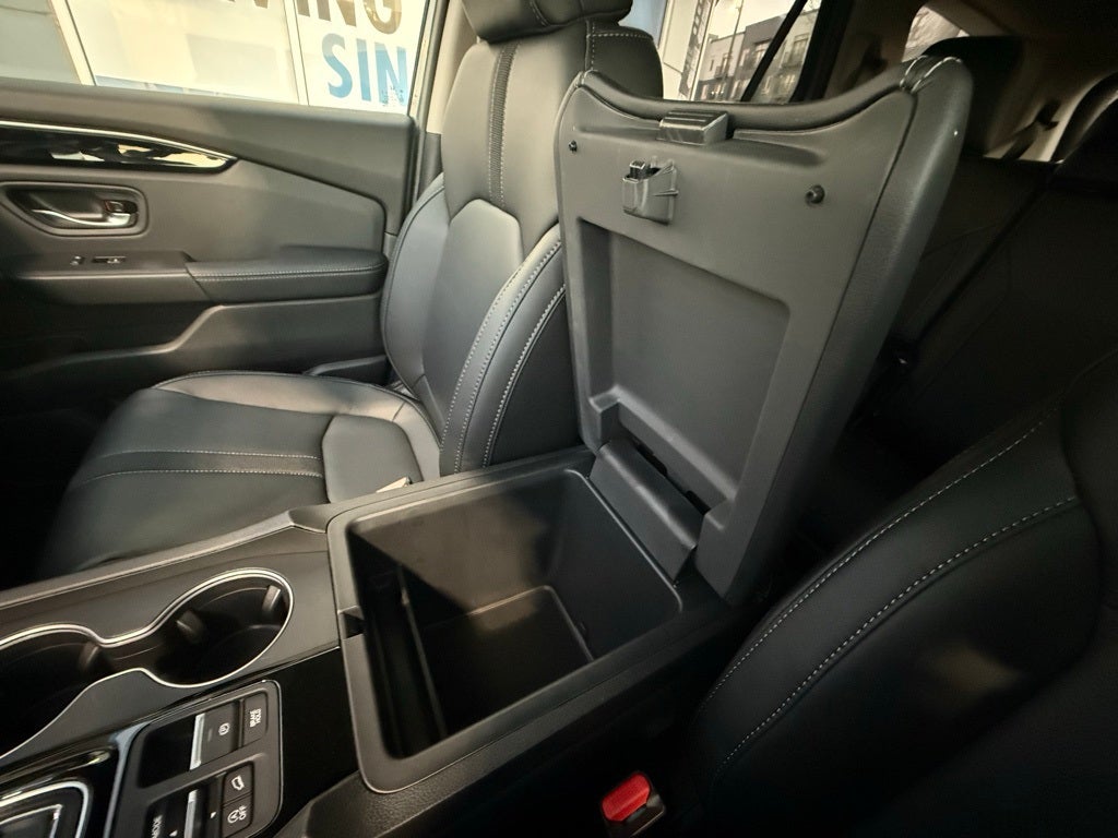 2025 Honda Pilot AWD Touring w/HPD Wheels