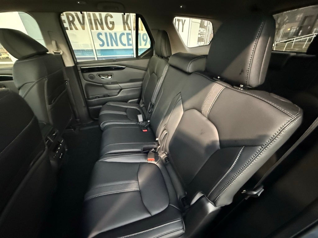 2025 Honda Pilot AWD Touring w/HPD Wheels