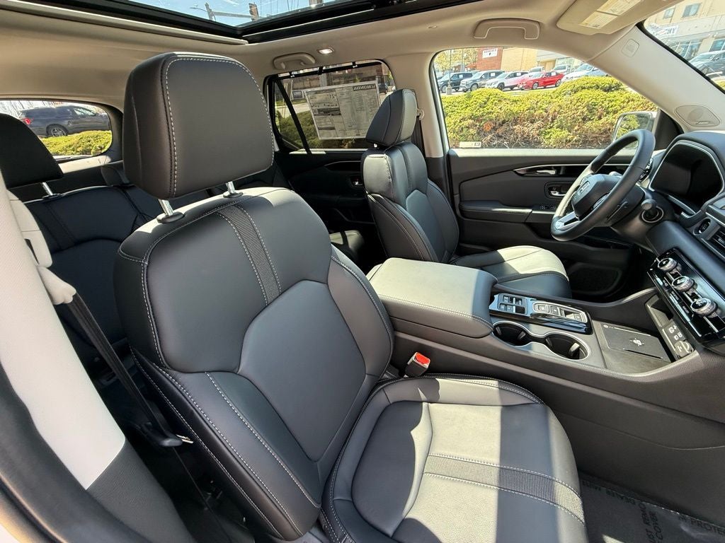2025 Honda Pilot Touring