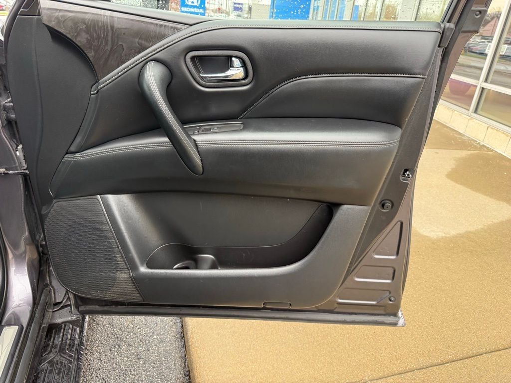 2024 INFINITI QX80 LUXE