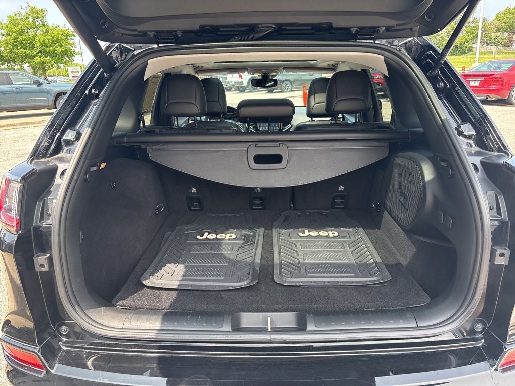 2019 Jeep Cherokee Overland