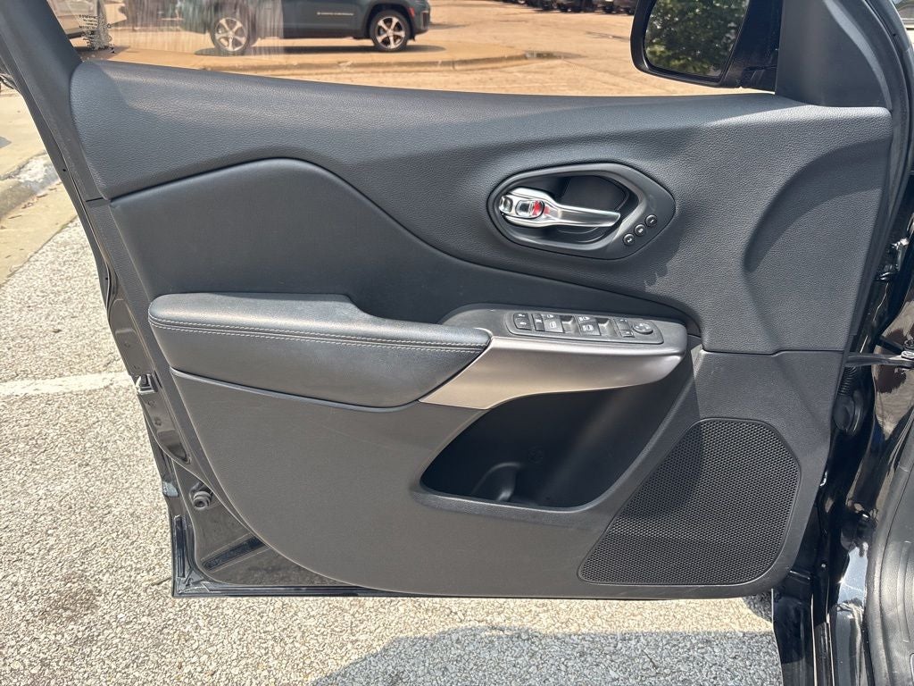 2019 Jeep Cherokee Overland