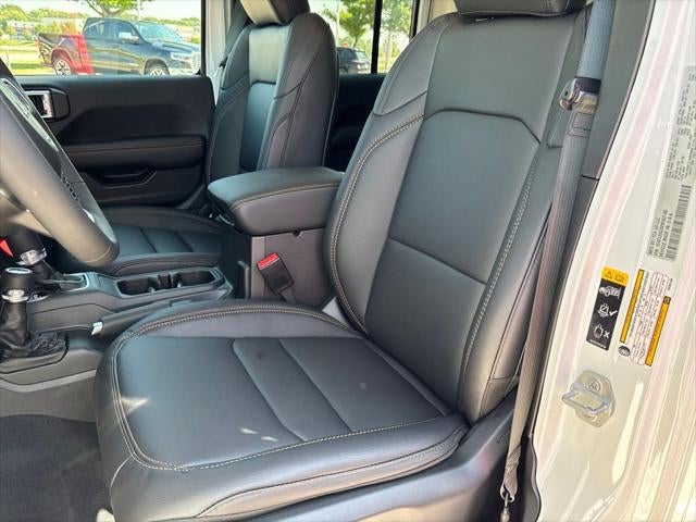 2027 Jeep Wrangler WRANGLER 4-DOOR SAHARA