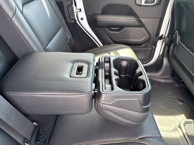 2027 Jeep Wrangler WRANGLER 4-DOOR SAHARA