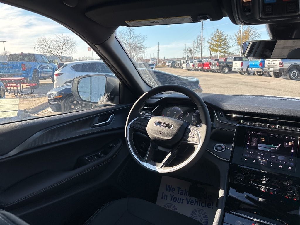 2026 Jeep Grand Cherokee Laredo