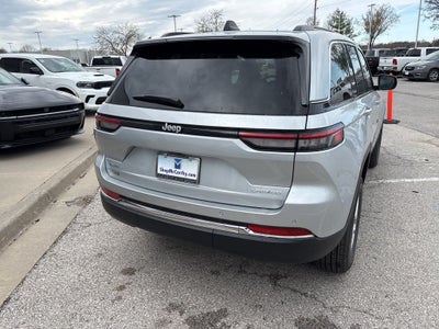 2026 Jeep Grand Cherokee Laredo