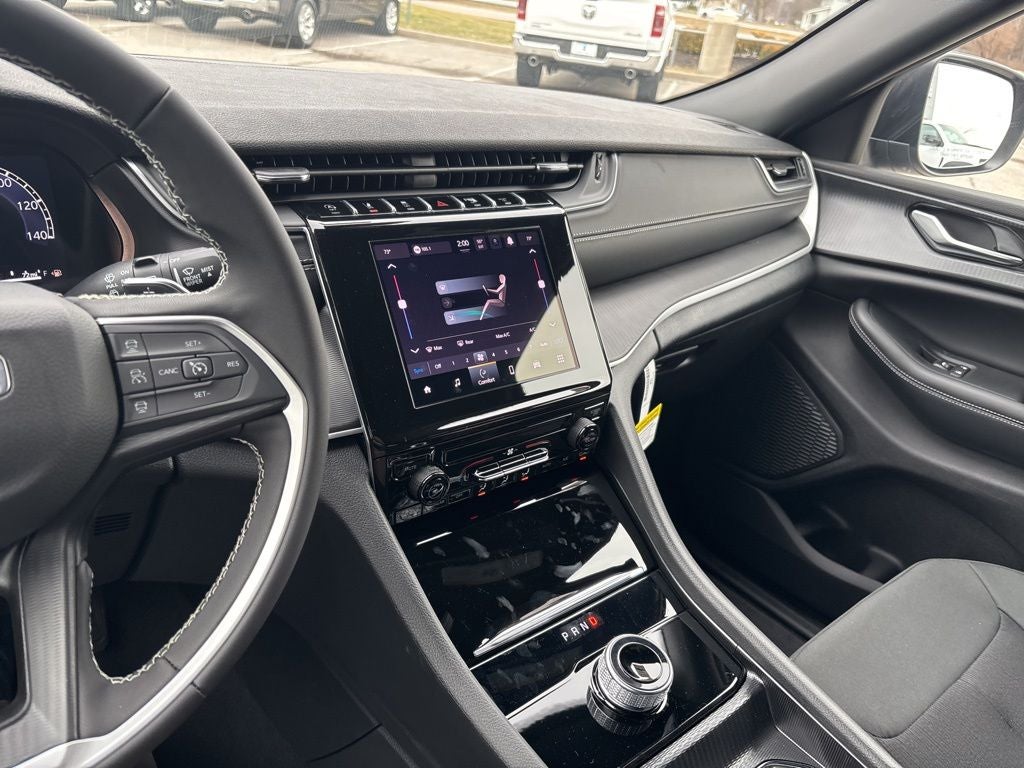 2026 Jeep Grand Cherokee Laredo