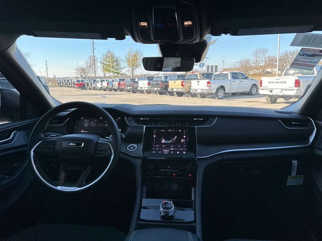 2025 Jeep Grand Cherokee Laredo X