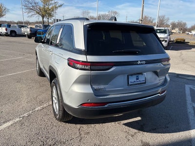 2026 Jeep Grand Cherokee Laredo