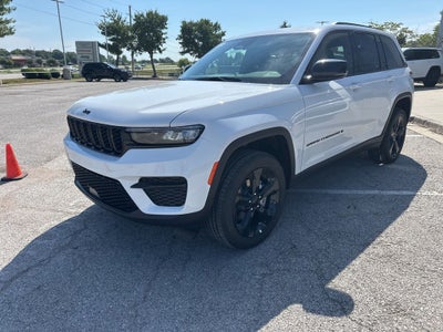 2025 Jeep Grand Cherokee Laredo