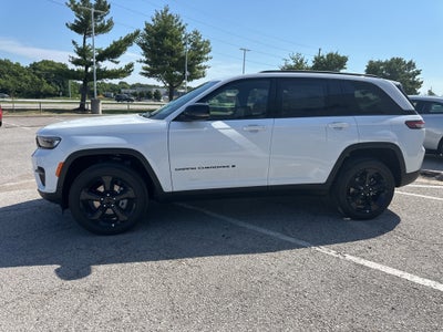 2025 Jeep Grand Cherokee Laredo
