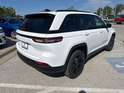 2025 Jeep Grand Cherokee Laredo
