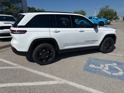 2025 Jeep Grand Cherokee Laredo
