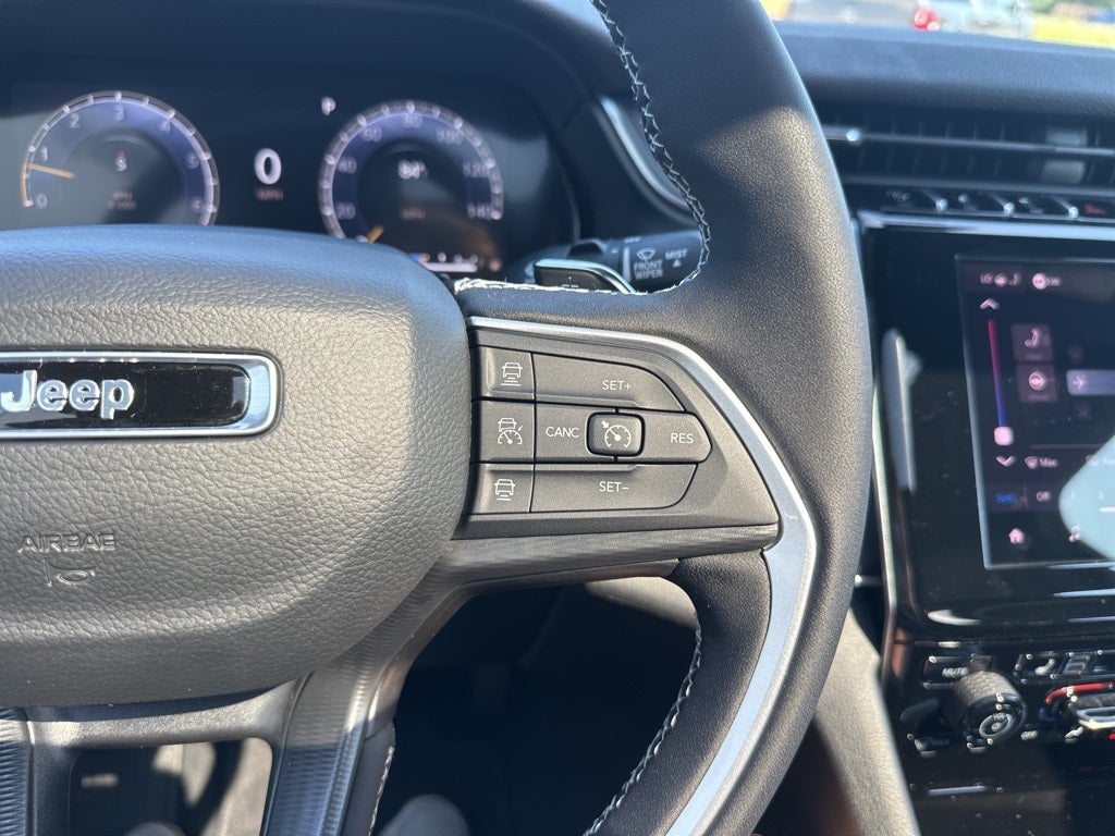 2025 Jeep Grand Cherokee Laredo