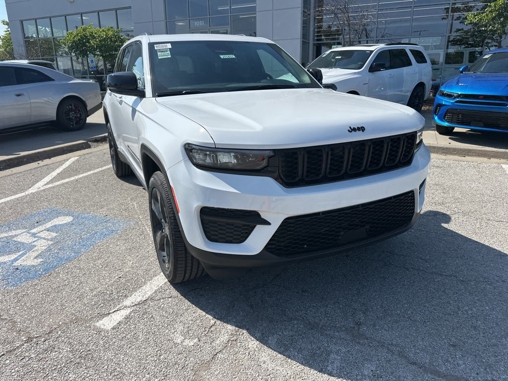 2025 Jeep Grand Cherokee Laredo