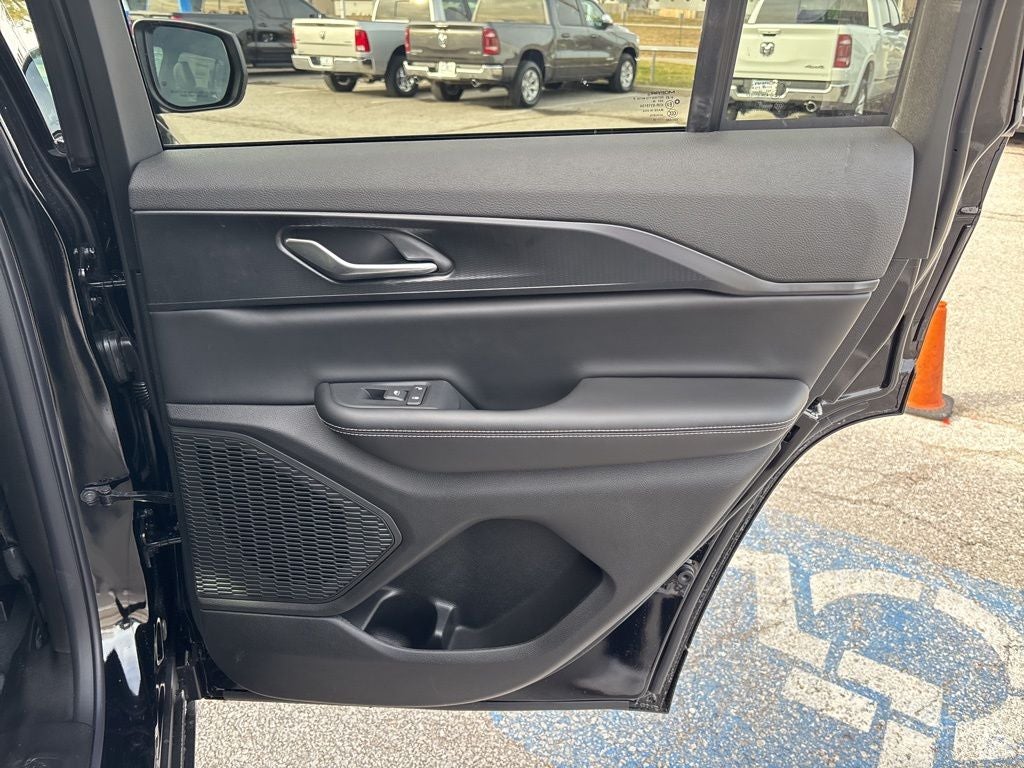 2026 Jeep Grand Cherokee Laredo