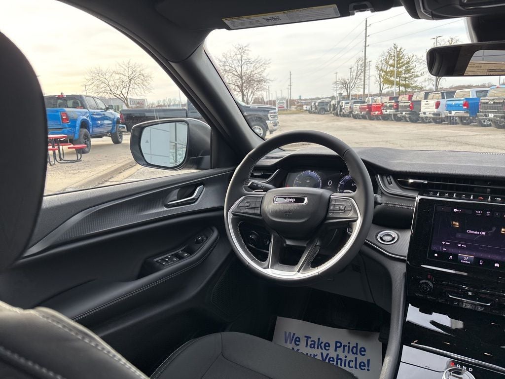 2026 Jeep Grand Cherokee Laredo