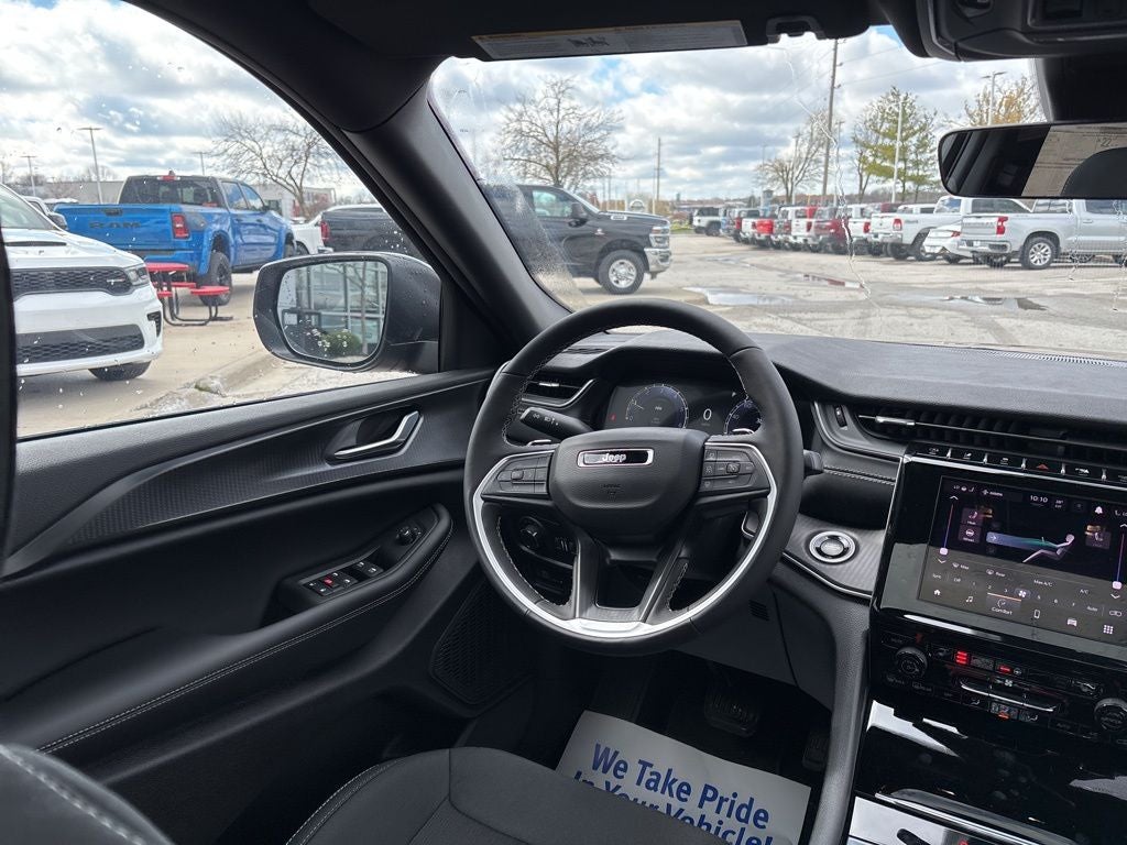 2026 Jeep Grand Cherokee Laredo