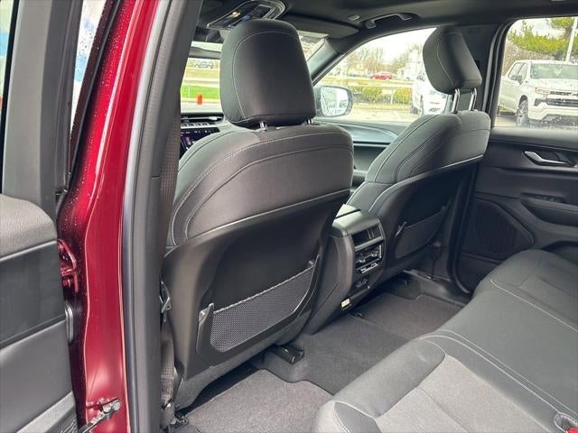 2026 Jeep Grand Cherokee GRAND CHEROKEE LAREDO X 4X4