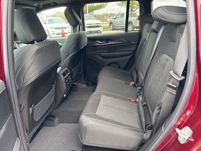 2026 Jeep Grand Cherokee GRAND CHEROKEE LAREDO X 4X4