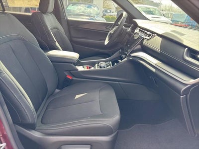 2026 Jeep Grand Cherokee GRAND CHEROKEE LAREDO X 4X4