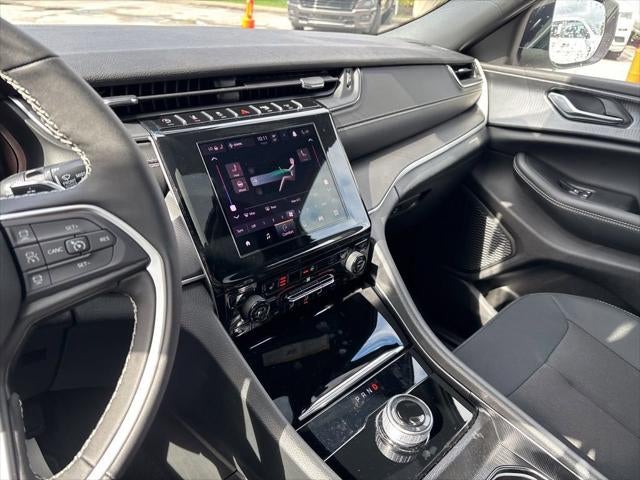 2026 Jeep Grand Cherokee GRAND CHEROKEE LAREDO X 4X4