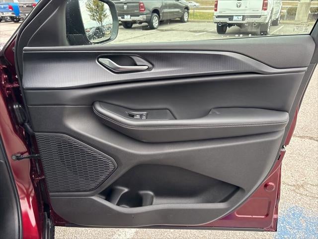 2026 Jeep Grand Cherokee GRAND CHEROKEE LAREDO 4X4