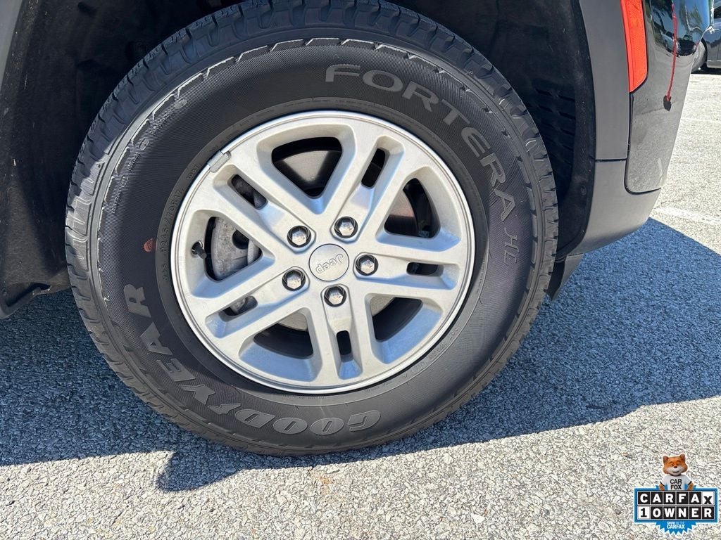 2023 Jeep Grand Cherokee Laredo 4x4