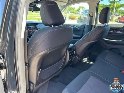 2023 Jeep Grand Cherokee Laredo 4x4