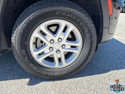 2023 Jeep Grand Cherokee Laredo 4x4
